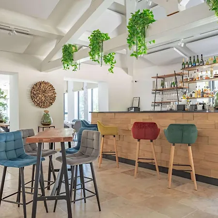 Domaine Ribiera, 5 Etoiles, & Golf - Forcalquier Hotel Niozelles