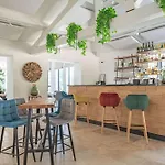Domaine Ribiera, 5 Etoiles, & Golf - Forcalquier Hotel Niozelles