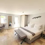 Domaine Ribiera, 5 Etoiles, & Golf - Forcalquier Hotel 5*