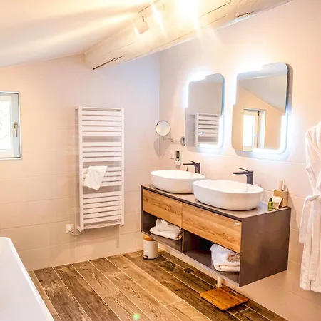 Domaine Ribiera, 5 Etoiles, & Golf - Forcalquier 5* Niozelles