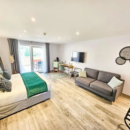 Domaine Ribiera, 5 Etoiles, Spa&golf - Forcalquier Hotel Niozelles